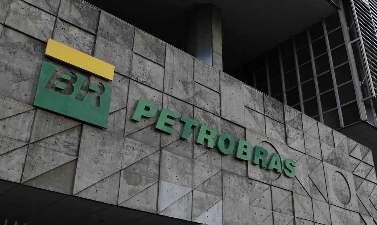 Petrobras (PETR3; PETR4) divulga resultado milionário da recompra de títulos