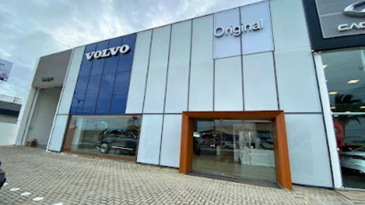 Fachada de uma concessionária de veículos, representando a Original Auto e a ação AMOB3.