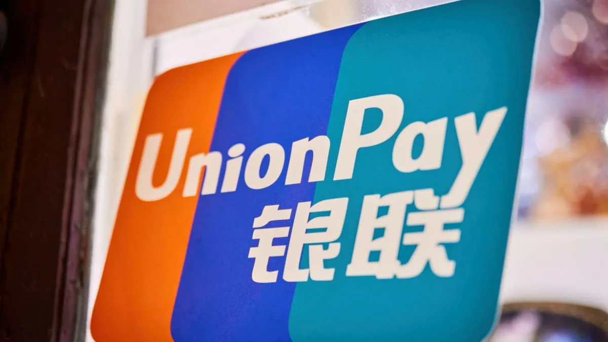 Logotipo da UnionPay, empresa de pagamentos chinesa.