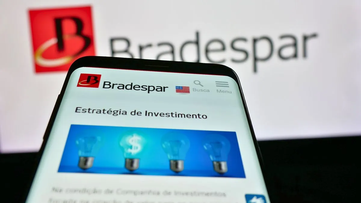 Logotipo da Bradespar em um celular