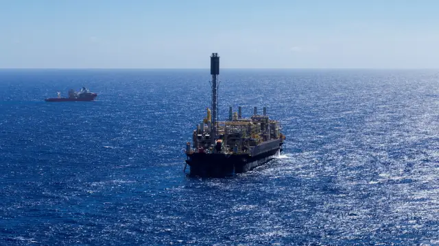 Produção da Petrobras é viabilizada por plataformas como a P-72