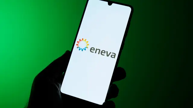 Tela de celular mostra logo da Eneva