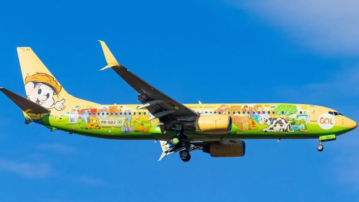 Avião da GOL com pintura especial, representando a alteração dos tickers na B3