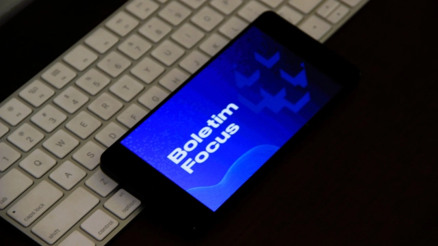 Focus: incertezas elevam para cima projeção da Selic