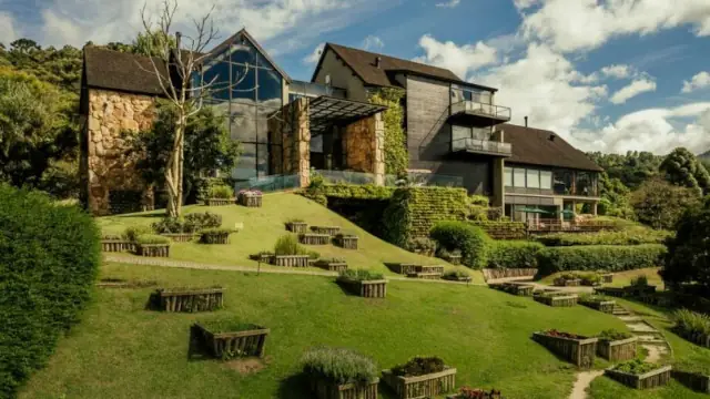 Hotel de luxo e Vorcaro