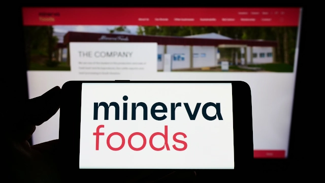 Tela de celular mostra logo da Minerva (BEEF3)