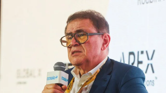 Até o “Dr. Doom” está otimista! Roubini diz que tecnologia supera tarifas e sustenta crescimento