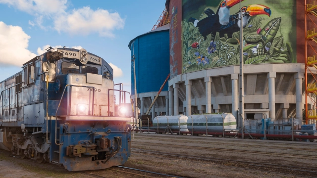 Trem da Rumo transita pelo porto de Santos