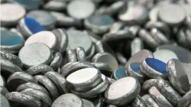 Vale eleva prêmios de pelotas de minério de ferro