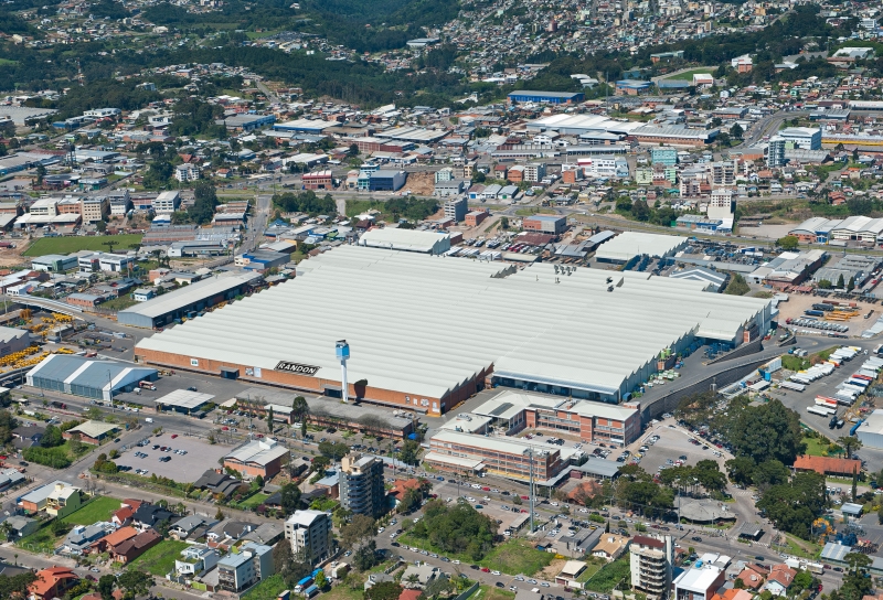 Fábrica da Randon (RAPT3 RAPT4) em Caxias do Sul foi atingida por incêndio