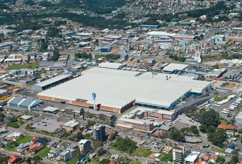 Fábrica da Randon (RAPT3 RAPT4) em Caxias do Sul foi atingida por incêndio