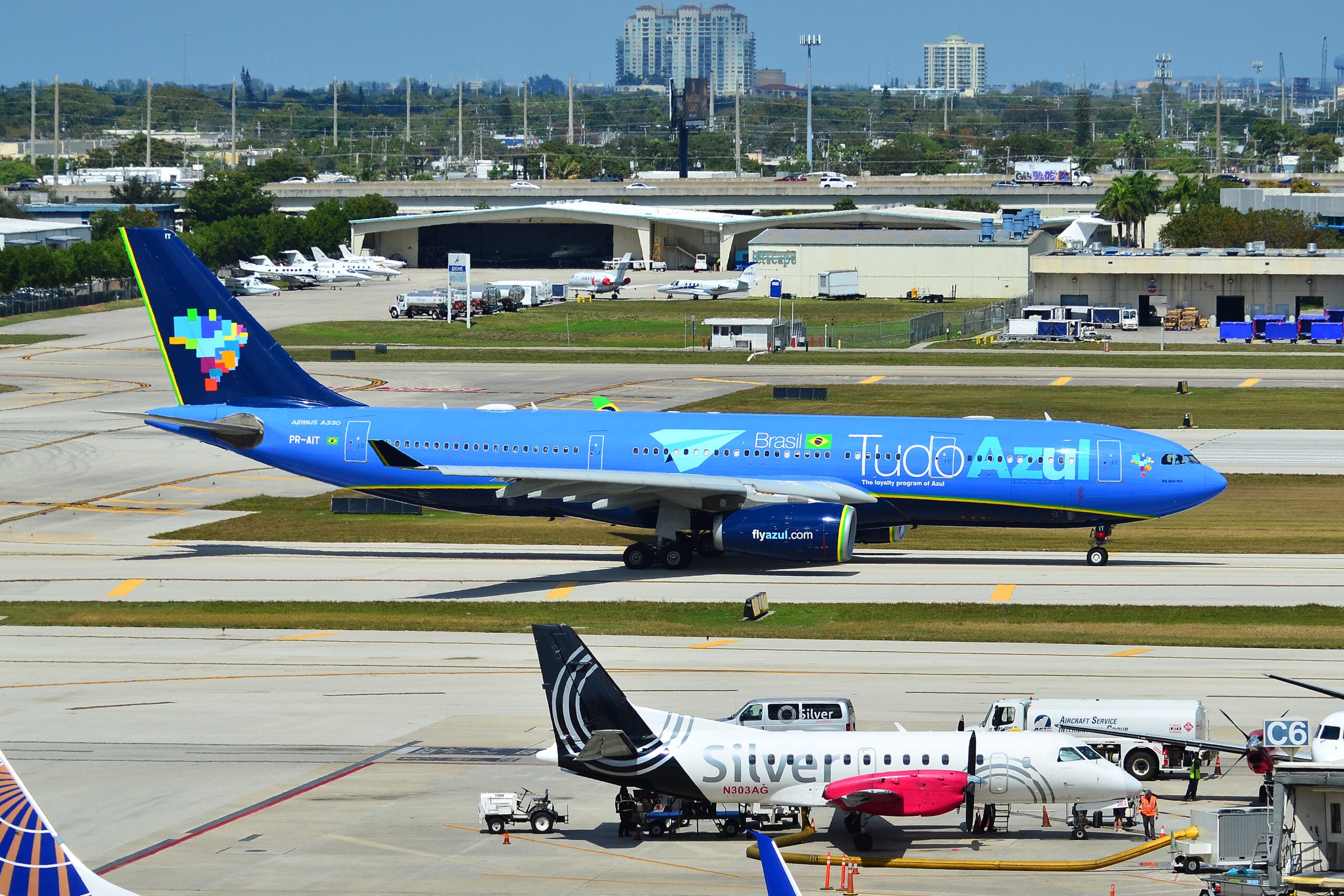 Azul (AZUL4) reverte lucro em prejuízo de R$ 6,135 bi no 1TRI20