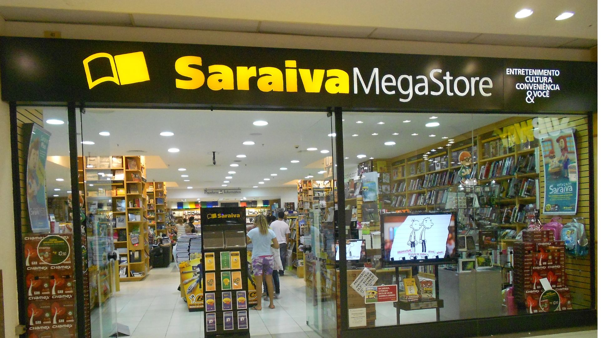 Saraiva (SLED3; SLED4) fecha lojas físicas e dispensa funcionários