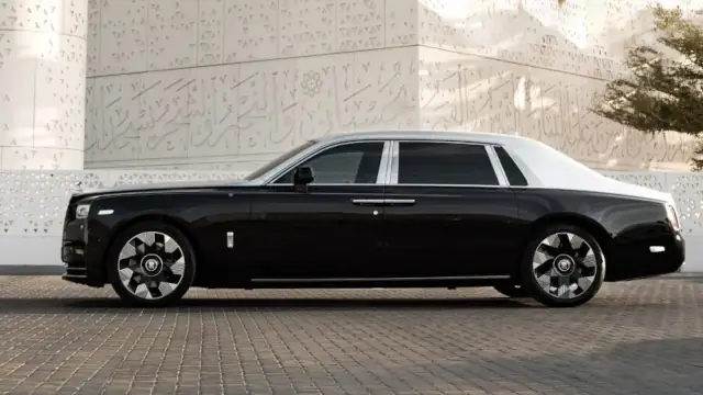 Rolls-Royce apresenta Phantom Arabesque com técnica inédita de gravação a laser