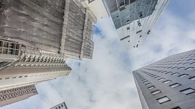 Mercado imobiliário em São Paulo: estoques crescem 40% e acendem alerta para 2026