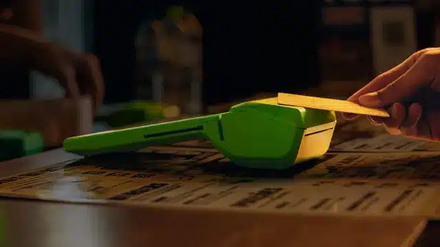 Stone precisa crescer crédito com disciplina maior; BDRs derretem