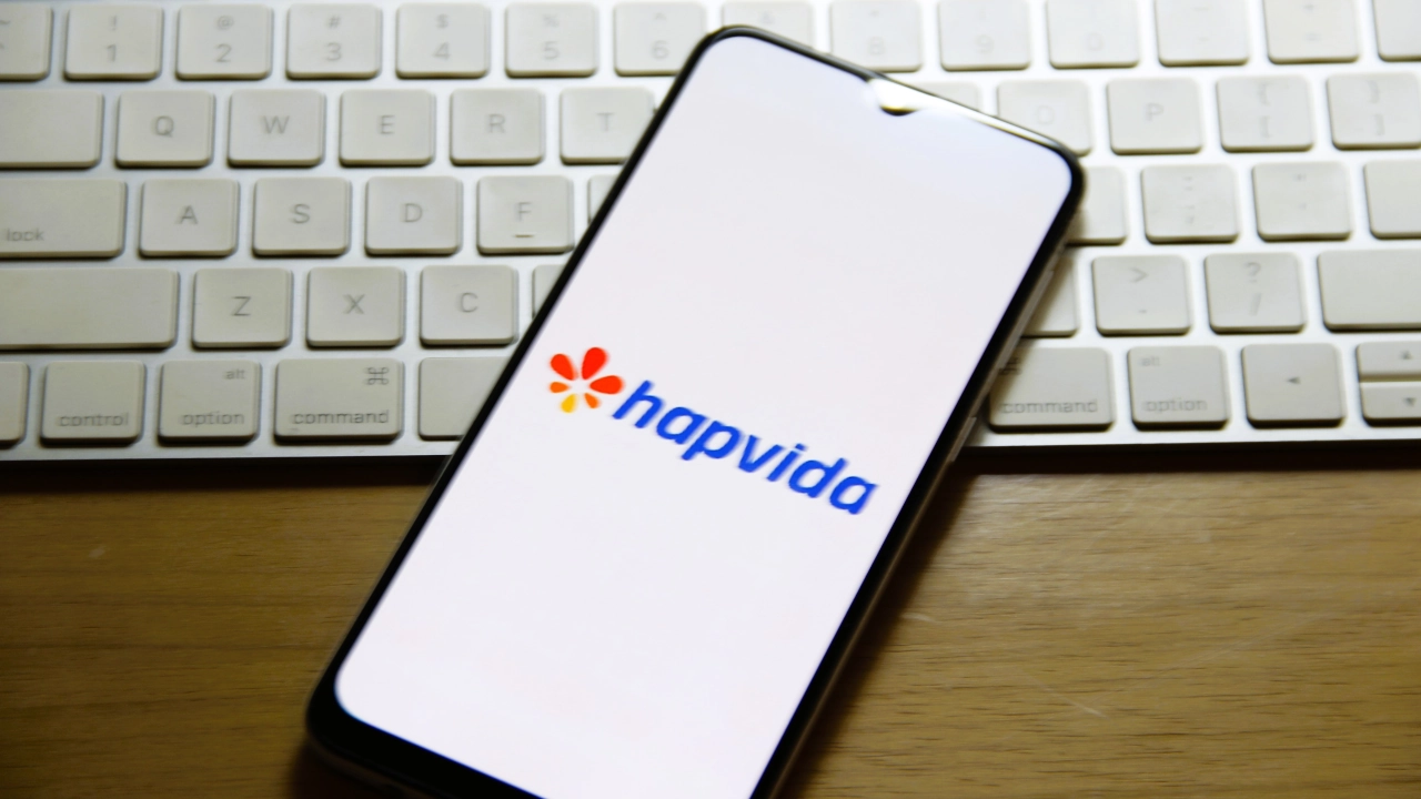 Logo da Hapvida em tela de celular