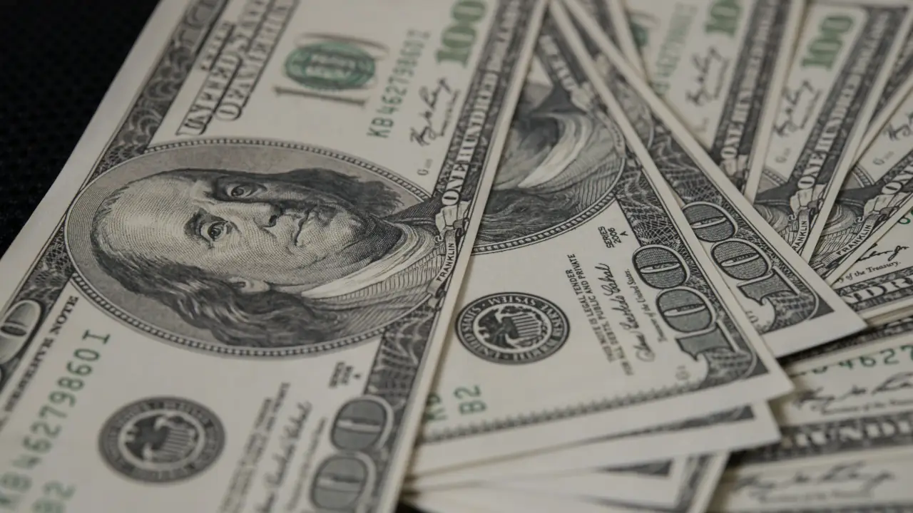 Dólar hoje fecha em queda a R$ 4,99 e Ibovespa renova recorde histórico