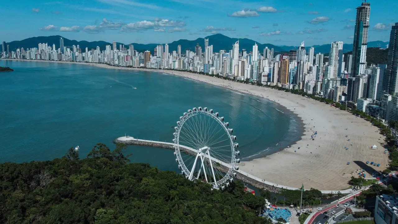 Saída bilionária da poupança em SC marca nova fase dos investimentos